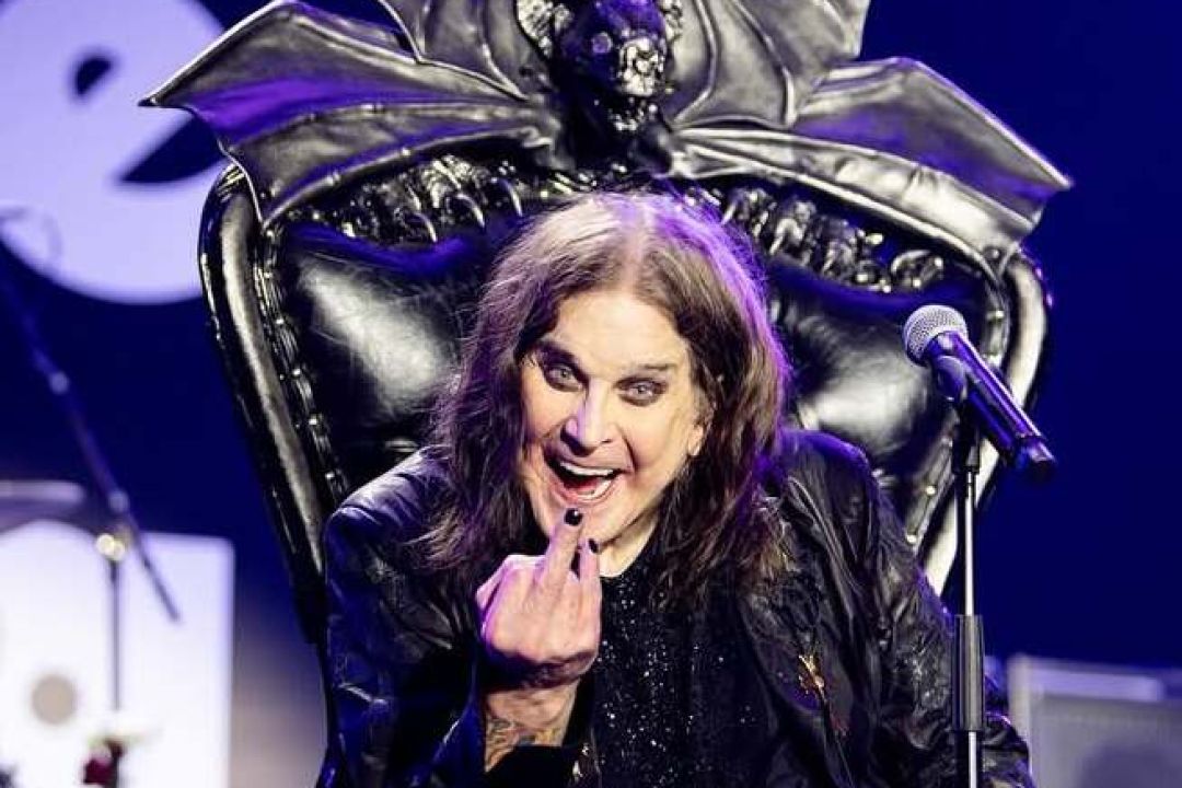 Black Sabbath дали останній концерт — Оззі Осборн співав сидячи на троні