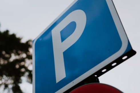 Через безкоштовне паркування Київ за три місяці втратив 50 млн гривень