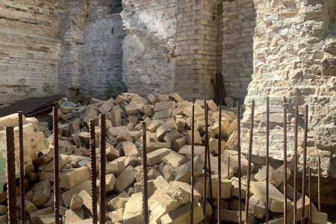 У Києві знову зупинили роботи на фундаментах палацу Розумовського — після втручання поліції