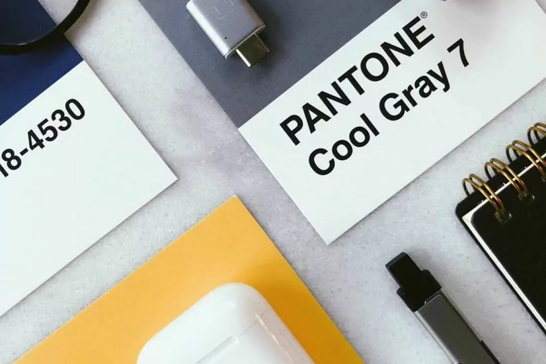 Pantone назвав головні кольори 2021 року