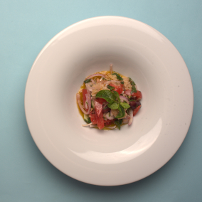 Панцанела: простой тосканский салат с овощами и хлебом