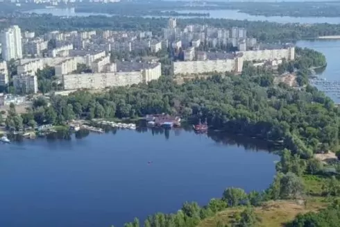 Киевсовет отклонил 4 петиции горожан. Среди них &ndash; о запрете строить аквапаркинг на Оболони