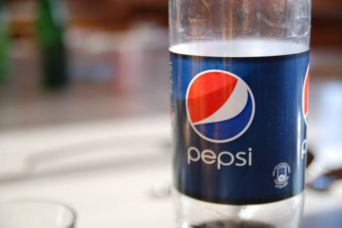 Pepsi, Coca-Cola и другие крупные компании обвиняют во лжи о переработке пластика