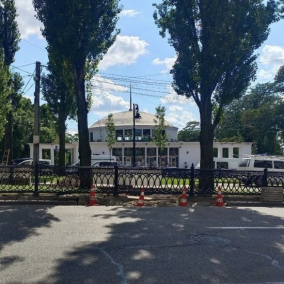 Зеленського просять розблокувати будівництво наземного переходу біля метро «Університет» у Києві