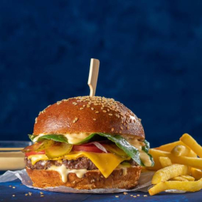 На Позняках открылось новое заведение AYO Pizza Burger Kebab