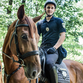 В Киеве конная полиция начала патрулировать лесопарковые зоны