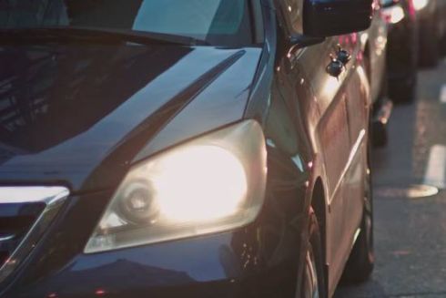 З 1 травня водії завжди мають їздити з увімкненим ближнім світлом фар поза населеним пунктом