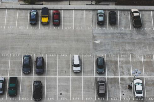 У Києві з'являться інспектори з паркування. Вони фотографуватимуть і штрафуватимуть за 10 хвилин