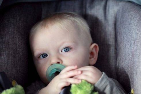 Таксисты отказываются возить пассажиров с детьми из-за новых штрафов. Где искать такси с автокреслом?