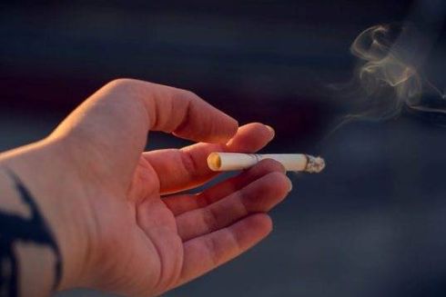 В Україні електронні сигарети тепер прирівнюються до звичайних