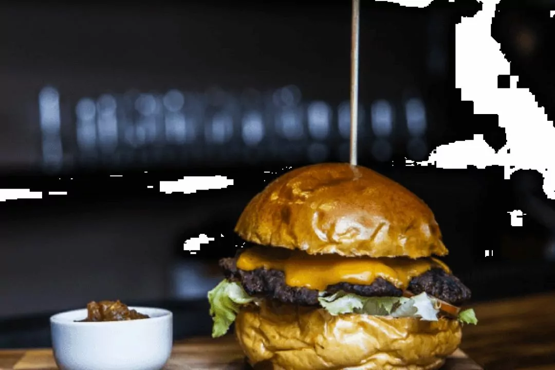 На місці Holy Chick на Шота Руставелі відкрилася бургерна Holy Burger