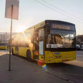 Наземный транспорт в Киеве также сокращает график работы до 25 августа