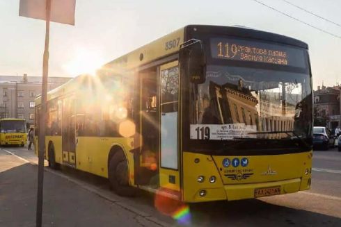 Создали петицию об отмене остановки общественного транспорта во время тревог в Киеве