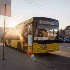 Зупинки громадського транспорту під час тривог обійшлися Києву в 1,3 млрд гривень