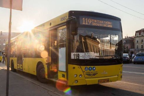 У Києві починають оновлювати маршрутну мережу громадського транспорту: що передбачається