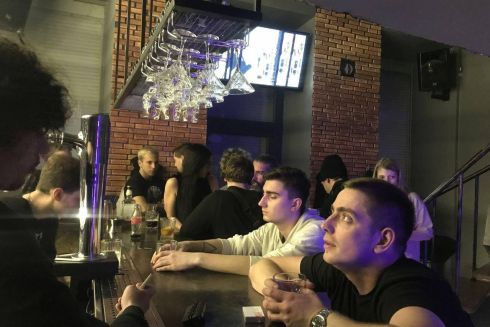 В Украине появились подпольные бары и салоны красоты