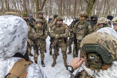 Найкраще за тиждень: Чому кияни вступають в територіальну оборону та як у світі борються з пластиковими пакетами