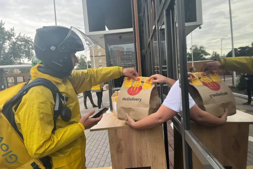 Середній чек замовлення &ndash; 600 грн: у Glovo розповіли про перший день роботи McDonald&rsquo;s