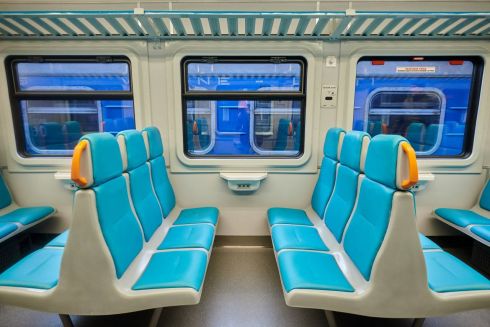 С пандусами и USB-портами: «Укрзализныця» представила первую модернизированную электричку украинского производства