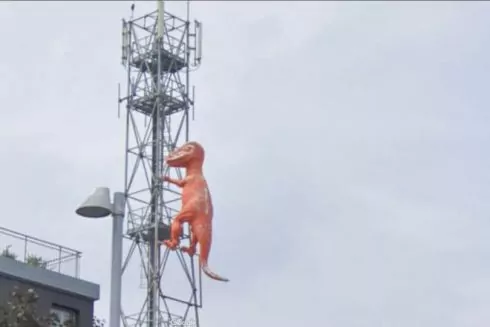 Вечеринка манекенов, северное сияние и космодром: лучшие и удивительные фото из Google Street View собрали на одной платформе