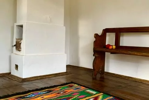 Дивіться, як на Львівщині відреставрували стару хату зі збереженням автентики: фото