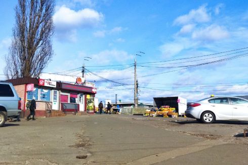 Біля метро &laquo;Чернігівська&raquo; прибрали МАФи: фото