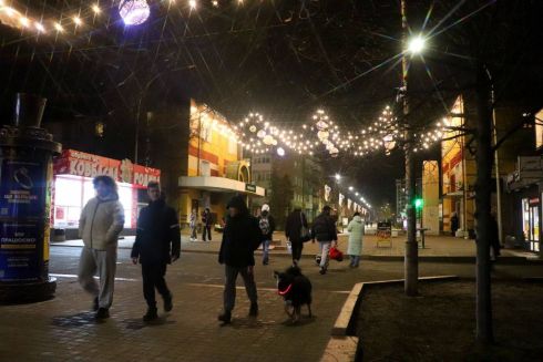 В Бучу и Ирпень вернули уличное освещение: фото