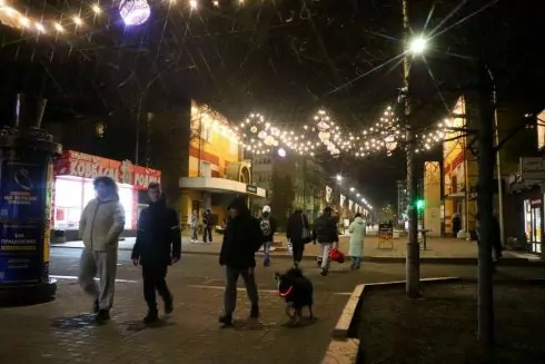 В Бучу и Ирпень вернули уличное освещение: фото