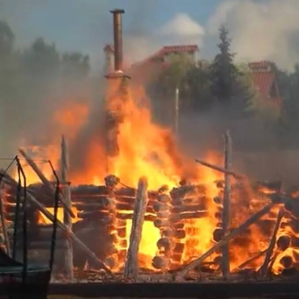 У Козині згоріли будівлі комплексу відпочинку Queen Country Club