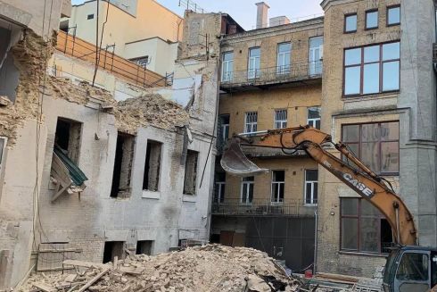 Активісти почали цілодобово охороняти 200-річний будинок на Подолі та пам'ятку на Рейтарській