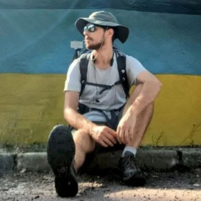 Итальянец пешком добрался до Киева, собирая деньги на украинские школы и больницы