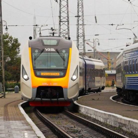 «Укрзалізниця» запустила новий потяг з Коломиї до Варшави: як він виглядає