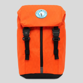 Бренд Huru разработал новую модель рюкзака в коллаборации со Славой Балбеком, посвященную антарктическому центру