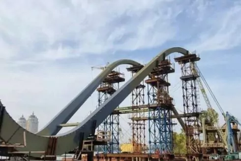 Как сейчас выглядит мост, который строят на Оболони