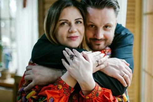 Як сімейна пара з Києва придбала 100-річну хату у селищі на Львівщині