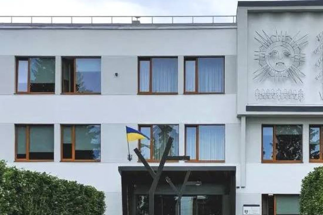 У Луцьку відремонтували модерністську будівлю: фото