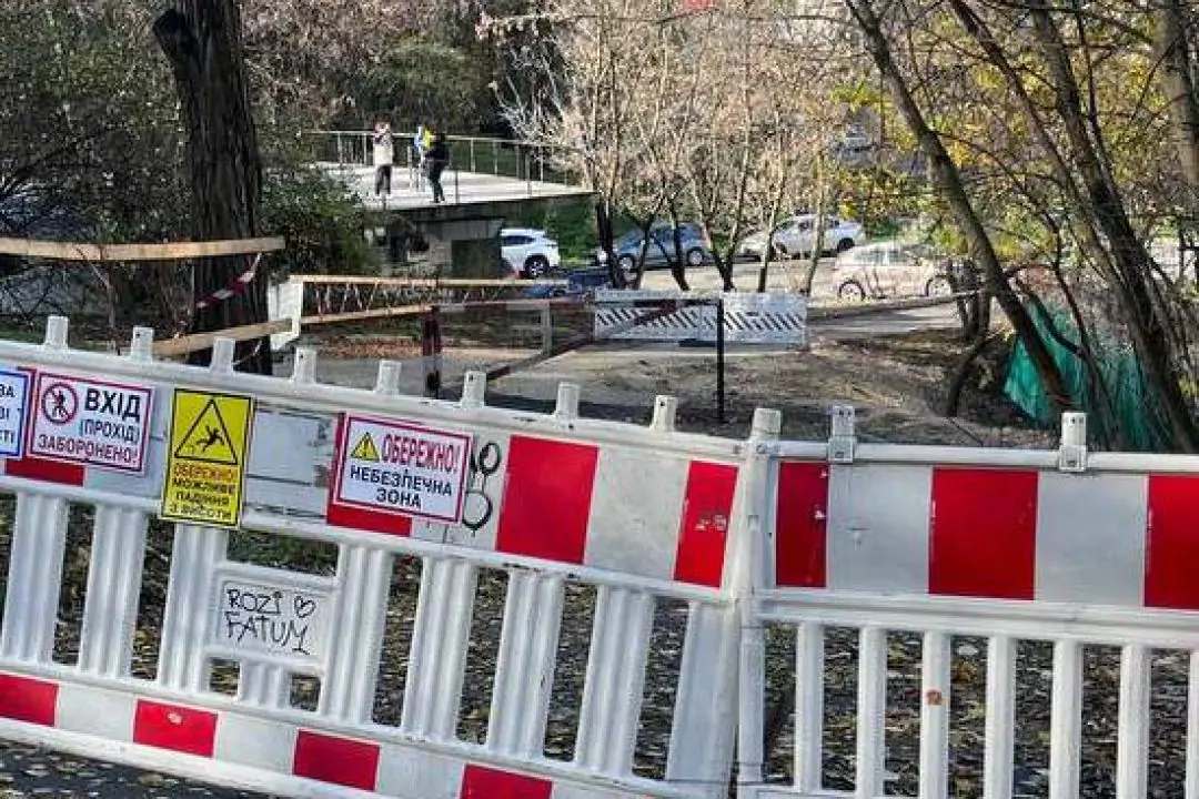 У Соломʼянському ландшафтному парку відновилося будівництво та зрізають дерева
