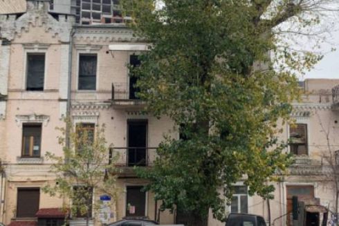 Возле «Дома с насекомыми» возобновили строительные работы, несмотря на запретные предписания.