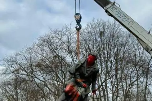У Києві демонтували пам&rsquo;ятник Пушкіну