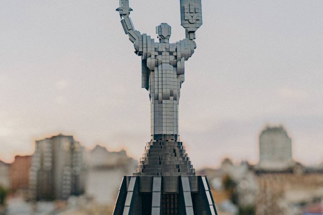UNITED24 і Lego Creators створили благодійні конструктори, присвячені українським памʼяткам