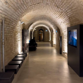 У Луцьку показали старовинне укриття, яке використовується за призначенням з 14 століття: фото
