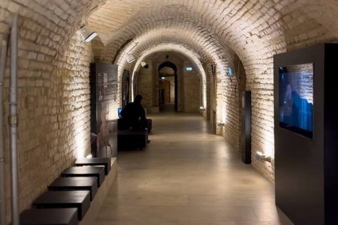 У Луцьку показали старовинне укриття, яке використовується за призначенням з 14 століття: фото