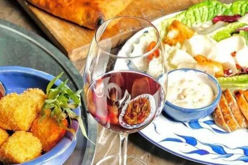 Біля палацу &laquo;Україна&raquo; відкрили &laquo;Необістро грузинської кухні&raquo; &laquo;Такахулі&raquo;