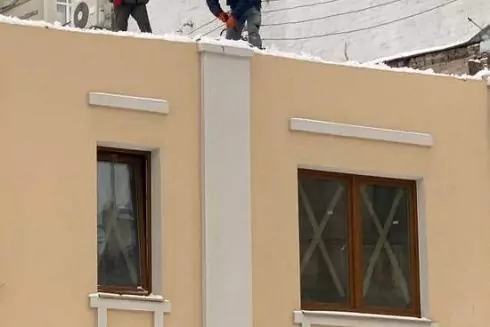 На вулиці Франка почали руйнувати будинок 1899 року