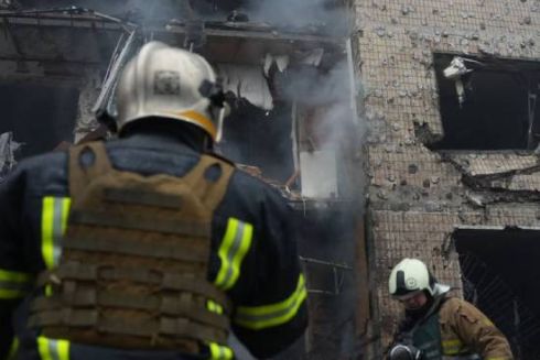 Масована атака на Київ: пошкоджені житлові будинки, є загиблі і поранені