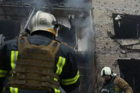 Масована атака на Київ: пошкоджені житлові будинки, є загиблі і поранені
