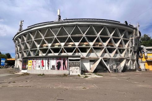 На Солом'янці виставили на продаж ринок-шайбу