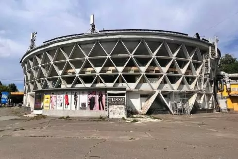 На Солом'янці виставили на продаж ринок-шайбу