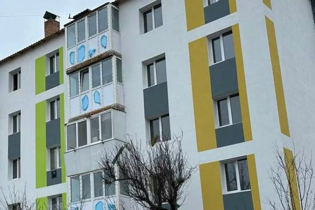 У Київській області відновлюють пошкоджені через війну будинки: фото