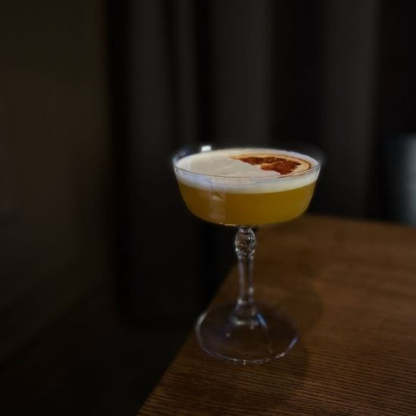 На Солом’янці відкрили Pausa Cafe & Prosecco bar зі сніданками протягом дня і авторськими коктейлями